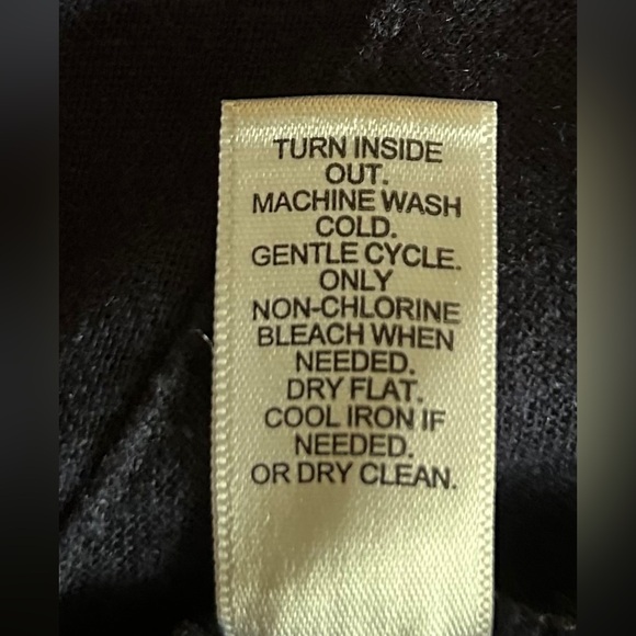 Shorts linen navy smooth waist elastic back. 14/16 W pre-loved 5 inch inseam - Picture 5 of 5